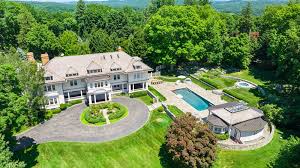 Pressure washing in Briarcliff Manor, NY.